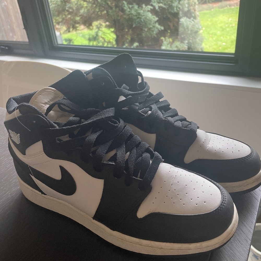 Jordan 1 White/Black